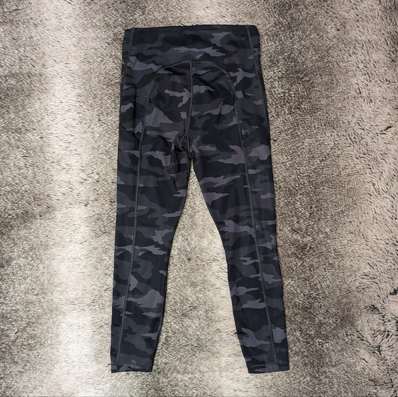 Athleta Ultimate 7/8 Tight Camo Women's Small - Picture 6 of 11